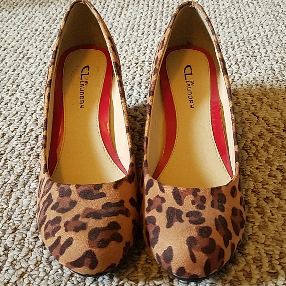 Leopard print velvet wedges